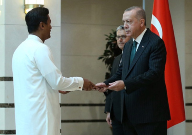 Ambassador M.R.Hassen presented letters of Credence