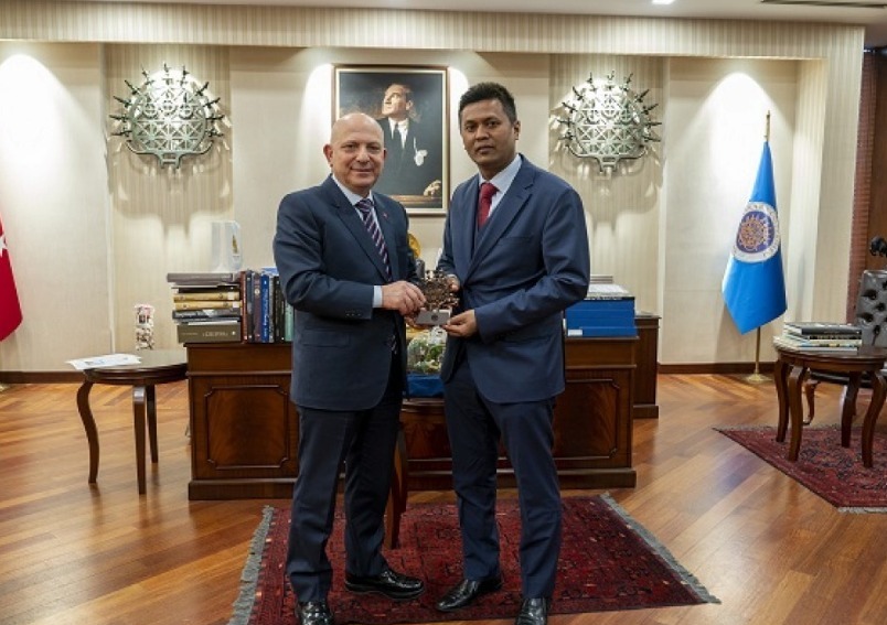 Ambassador calls on Prof. Erkan Ibis, Rector of Ankara University