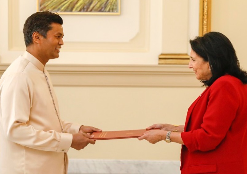 Ambassador Rizvi Hassen presents credentials H.E. Salome Zourabichvil, President of Georgia
