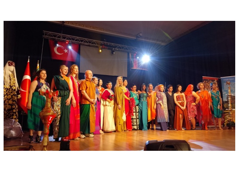 “Rhapsody of Colours” Showcases a Fusion of Sri Lankan and Turkish Textile Heritage